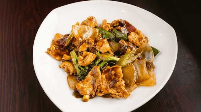 Chicken with Garlic Sauce.