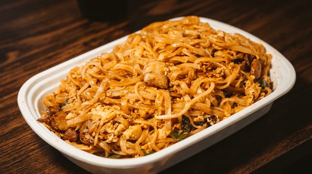 Chicken Pad Thai.